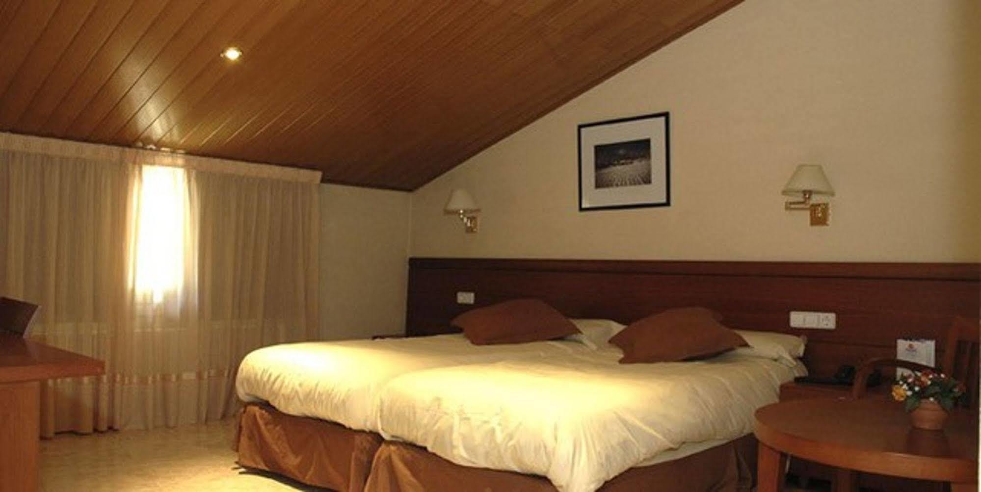Hotel Evenia Oros à Encamp Extérieur photo