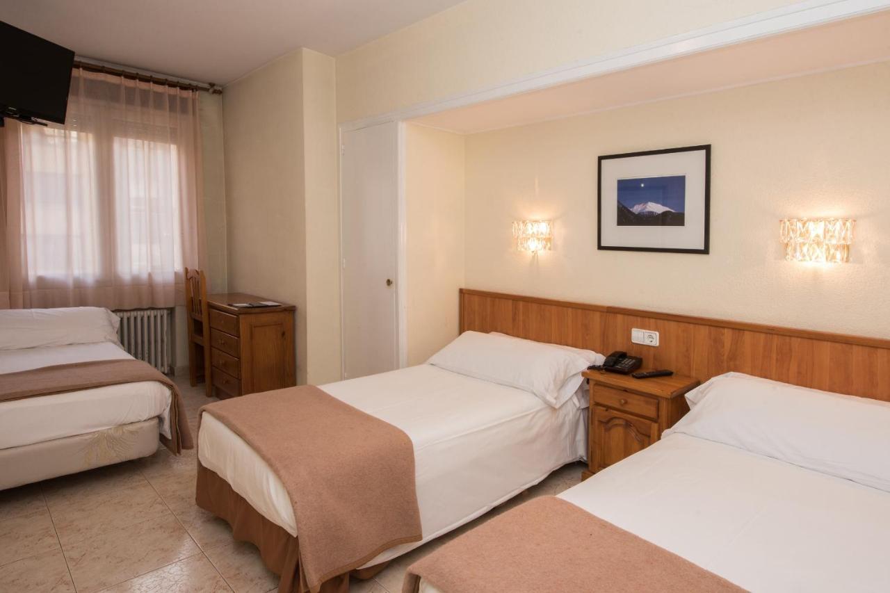 Hotel Evenia Oros à Encamp Extérieur photo